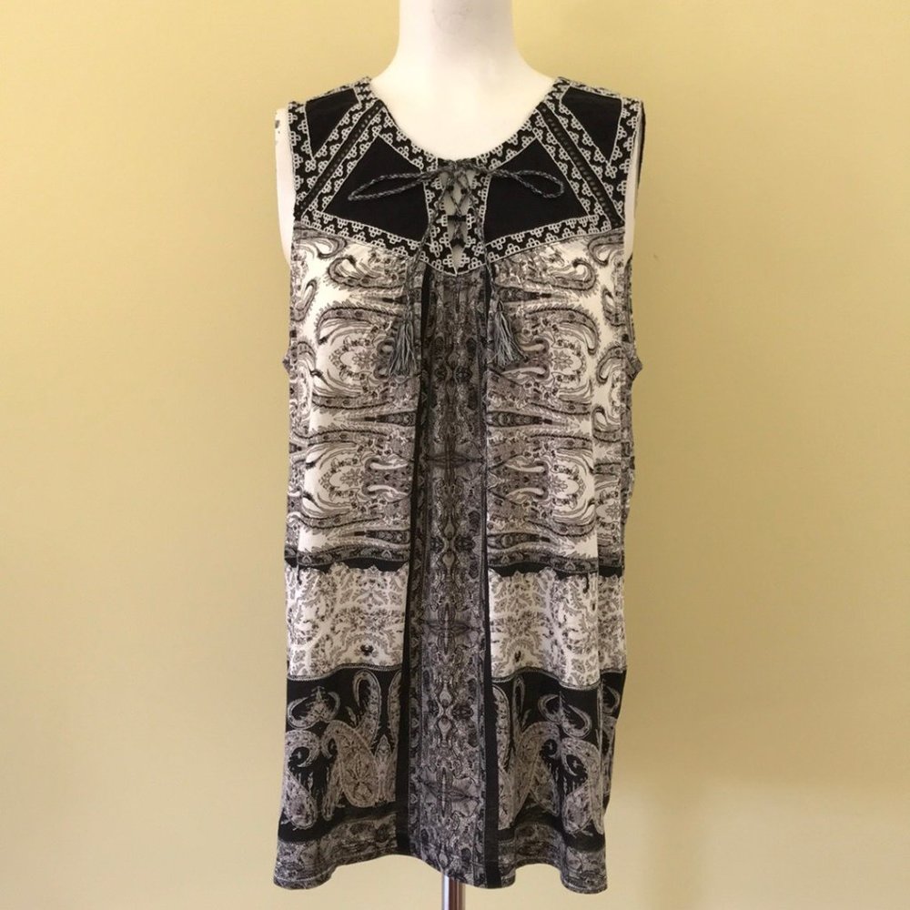 Lucky Brand Sleeveless Tunic Top in a Lovely Black and White Print Size L